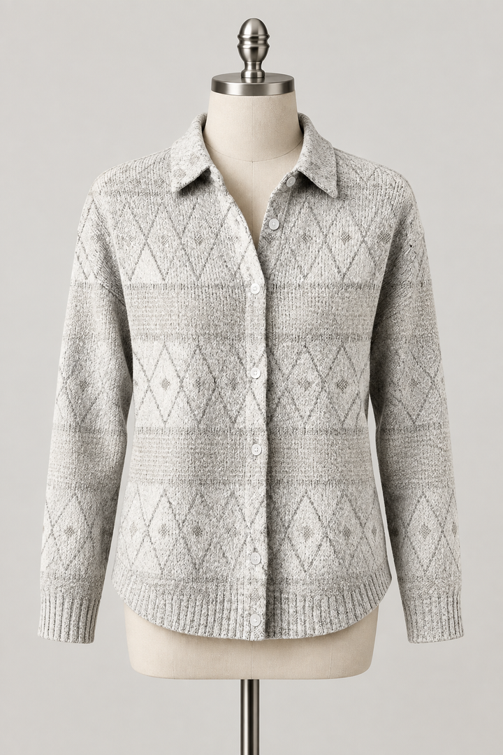 Hellgraue Damenstrickjacke mit Rautenmuster