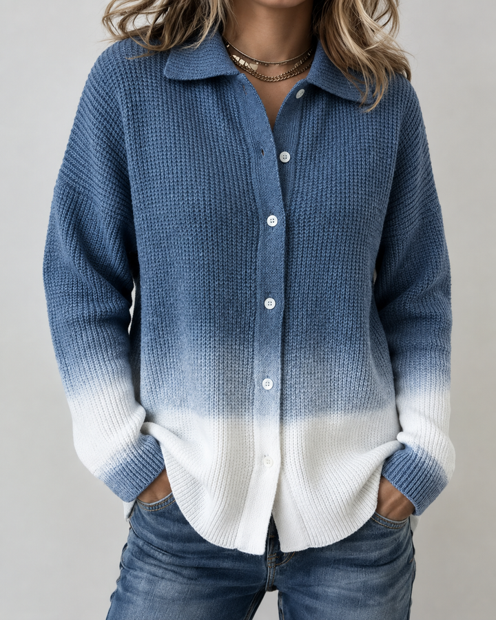Blau-weiße Damenstrickjacke im Farbverlauf