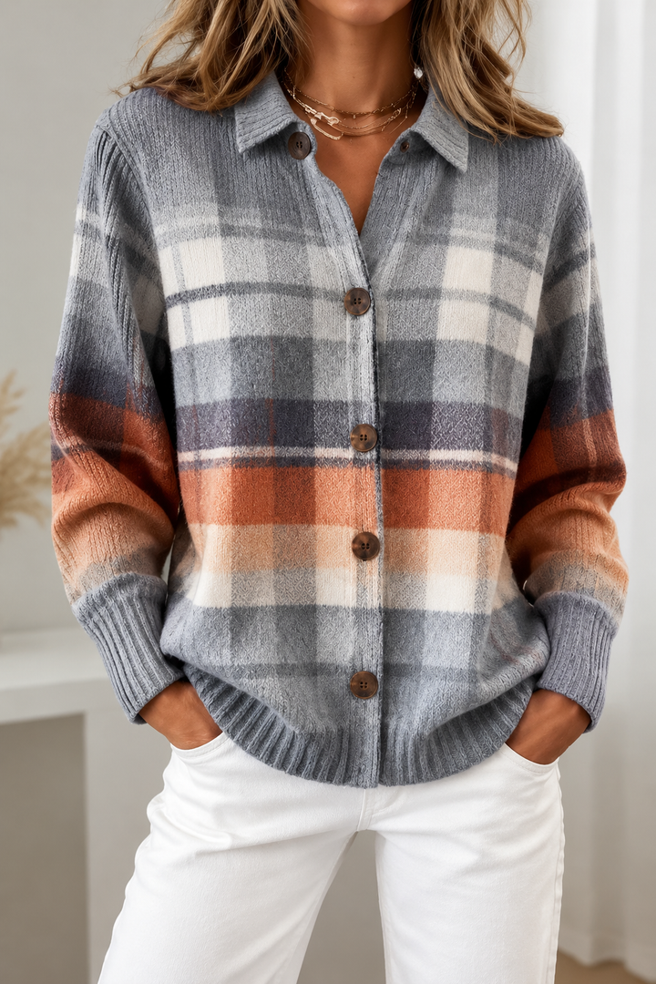 Graue Damenstrickjacke mit Karomuster und Farbverlauf