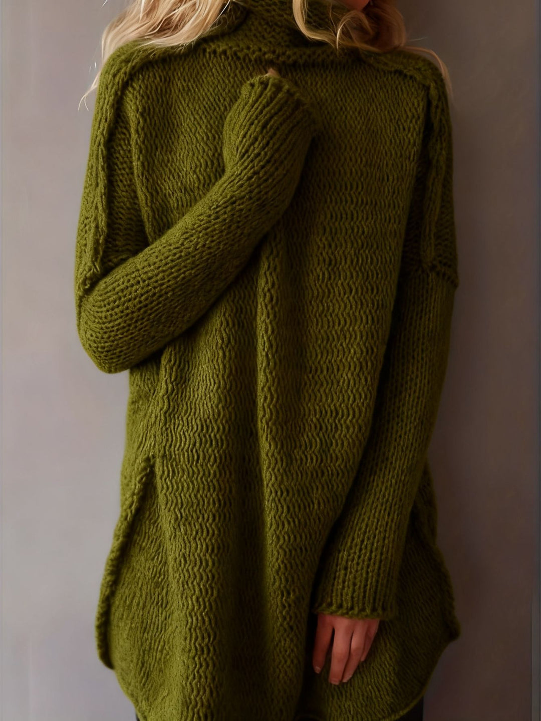 Gemütlicher langer Damenstrickpullover | Armeegrün