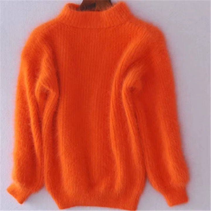 Flauschiger Damenpullover mit Hochkragen